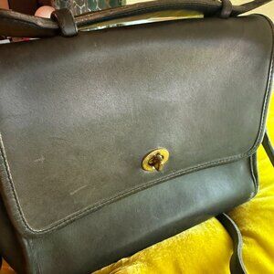 Vintage Coach station bag dark green leather turnlock